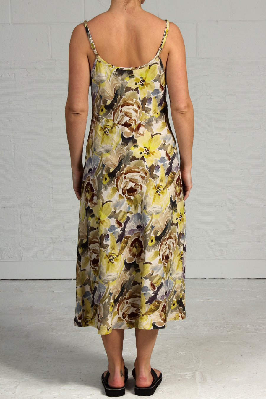 Floral Linen Vintage Garbo