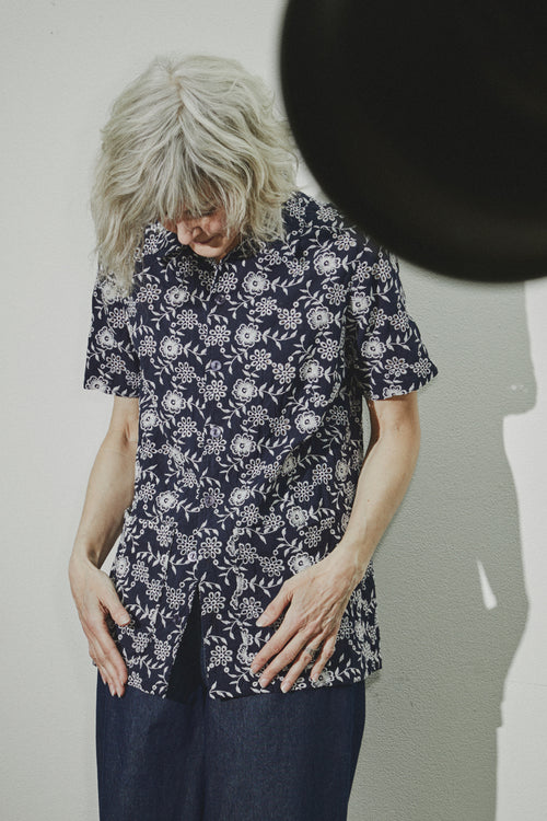 Spring 2023 Floral Eyelet Marg Shirt - sml